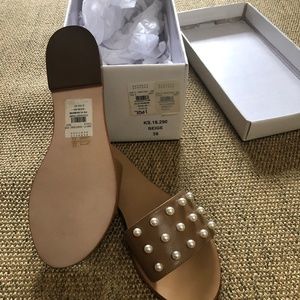 Shoes - Beige Slides with pearls